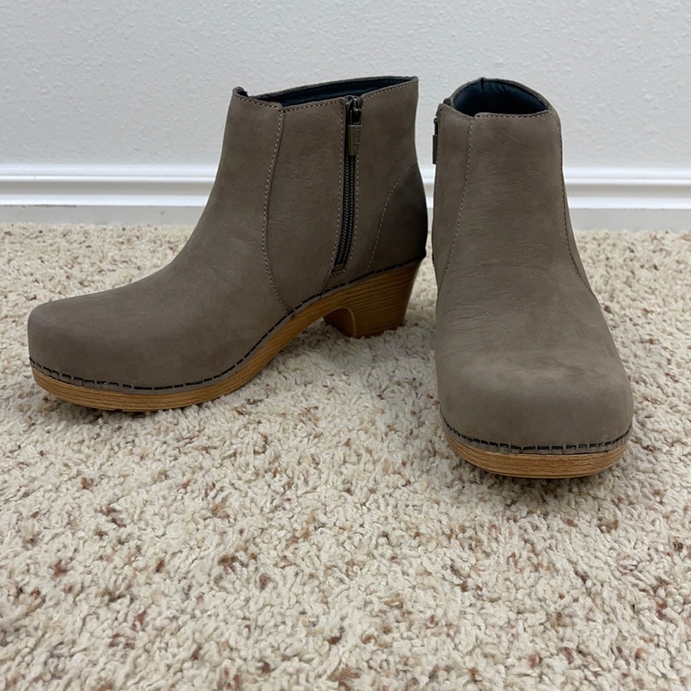 Dansko Maria Milled Nubuck size 39